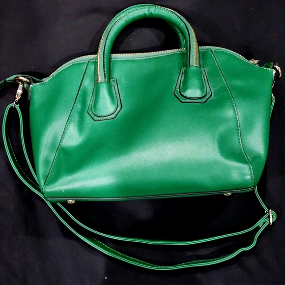COCO + CARMEN | Convertible Handbag 👜 | Green - Picture 5 of 6